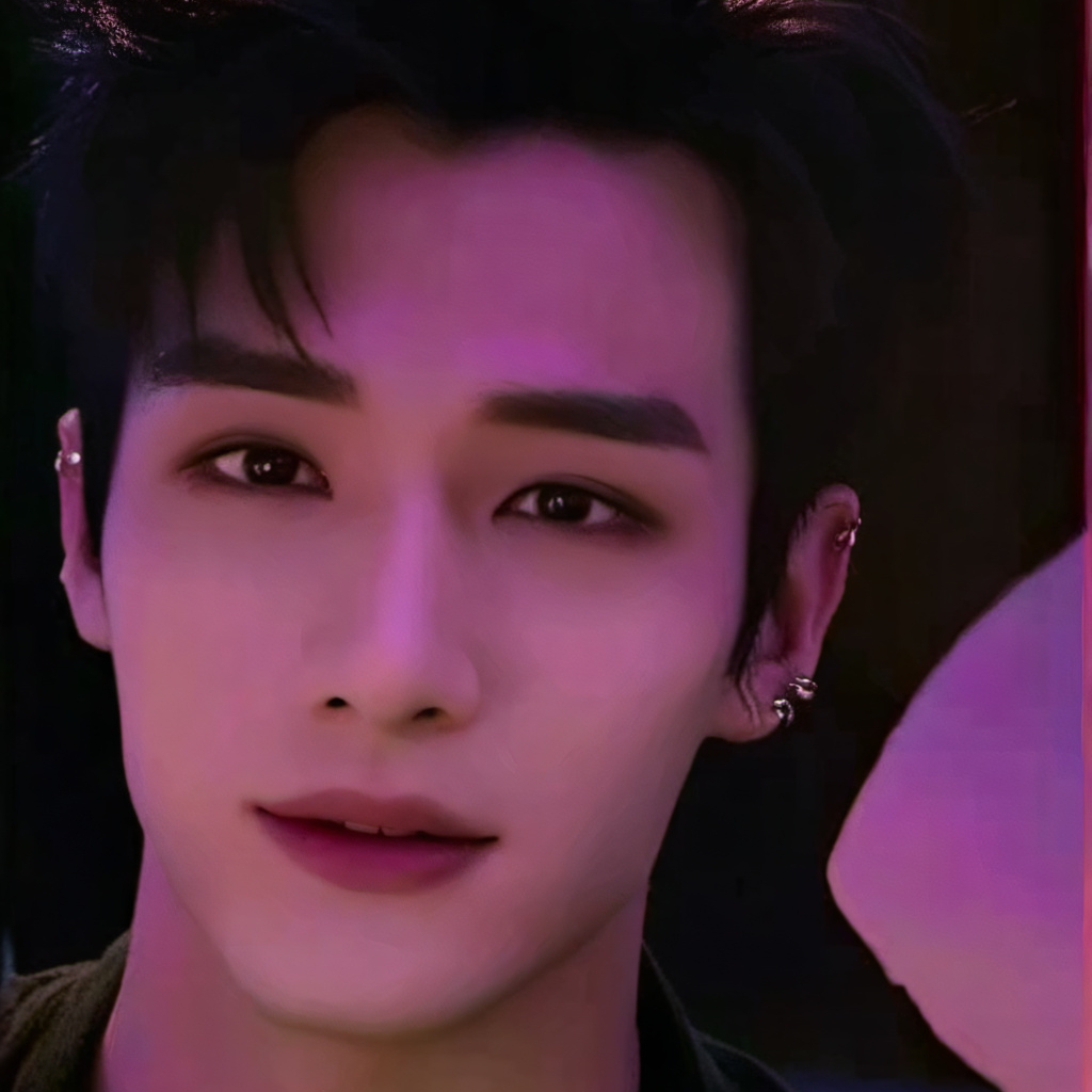 chat with ai character: Bang Chan 