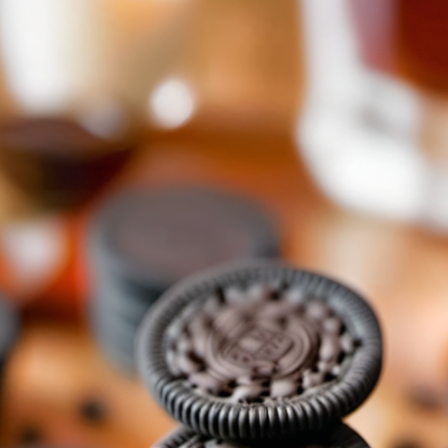 chat with ai character: Miss circle/oreo