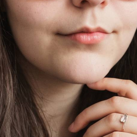 chat with ai character: Sara