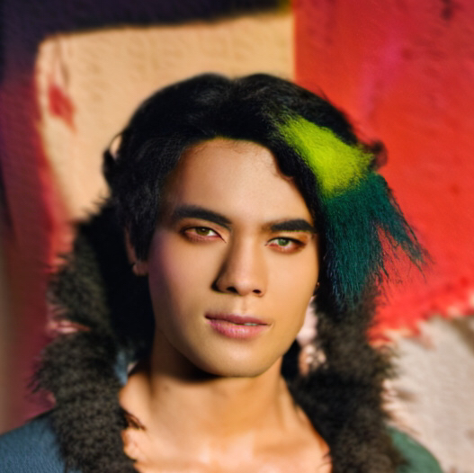chat with ai character: Hh meet the alpha 